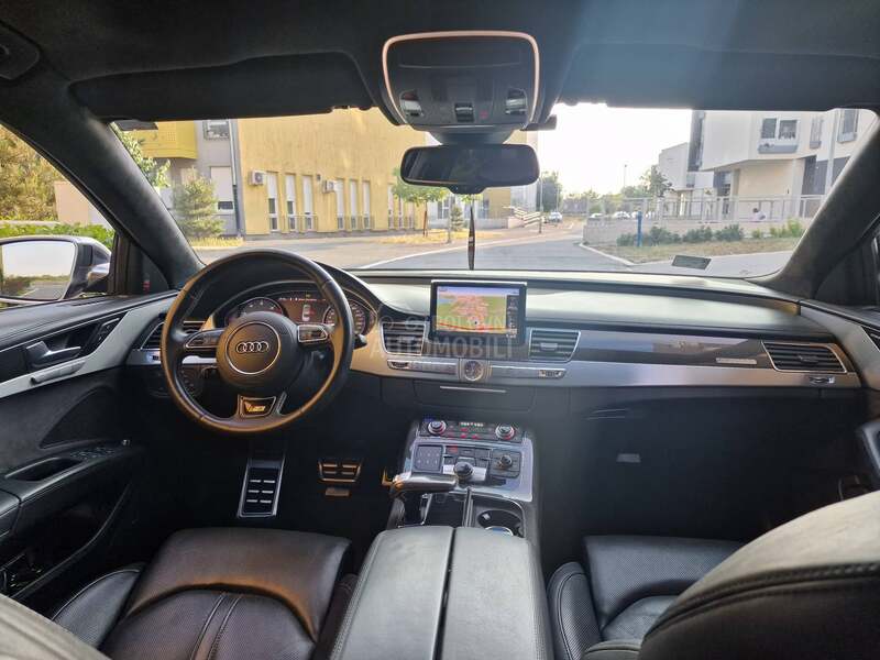 Audi S8 S8 Carbon edition