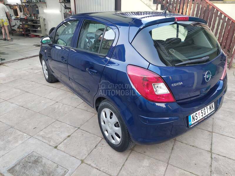 Opel Corsa D 1.2b