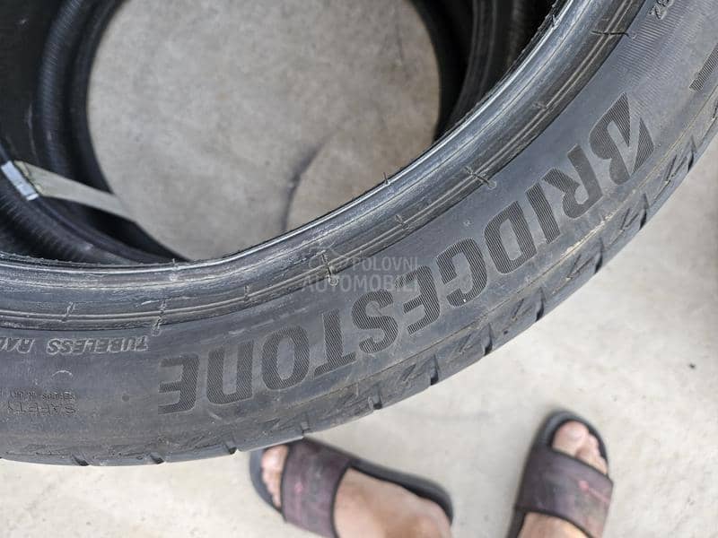 Bridgestone 255/40 R20 Letnja