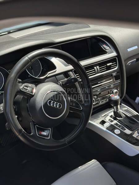Audi S5 