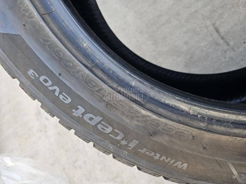 Hankook 225/50 R18 Zimska