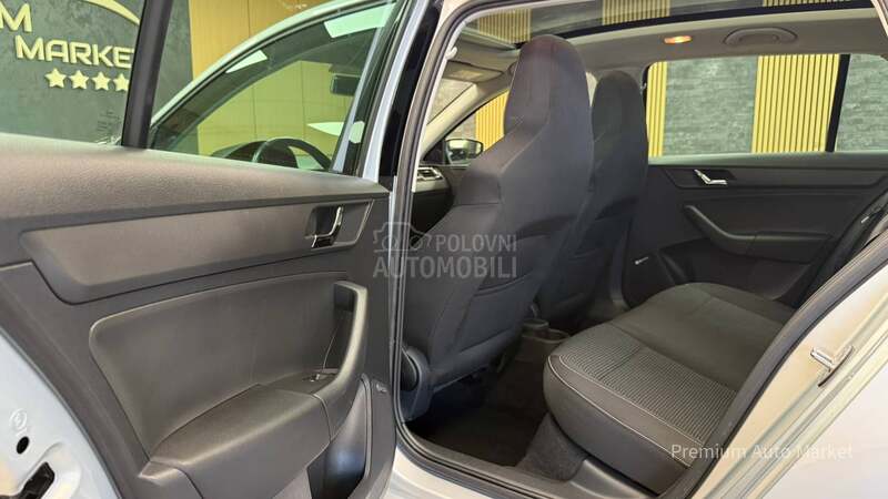 Škoda Rapid //1.2 TSI/PANO/SALON