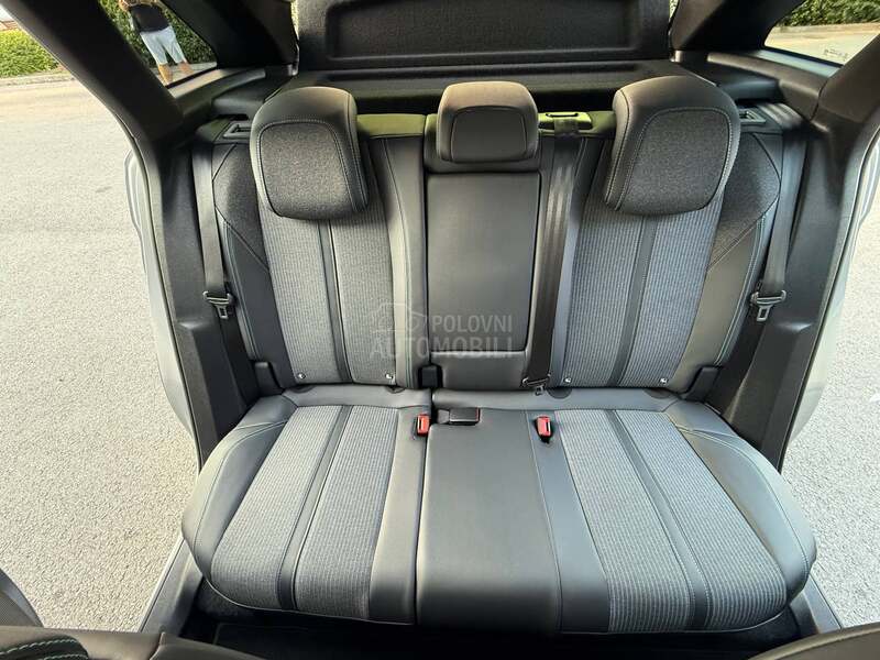 Peugeot 3008 1.5HDI/ALLURE