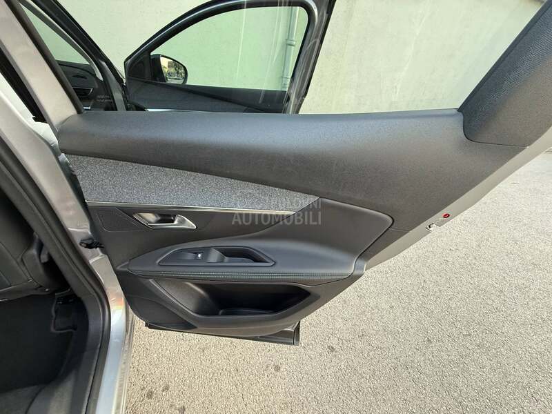 Peugeot 3008 1.5HDI/ALLURE