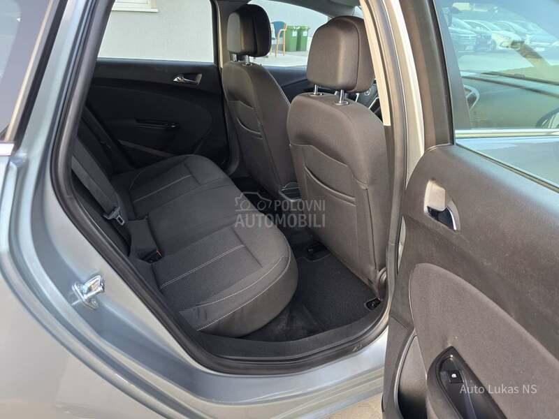 Opel Astra J 1 4 N.A.V.I.