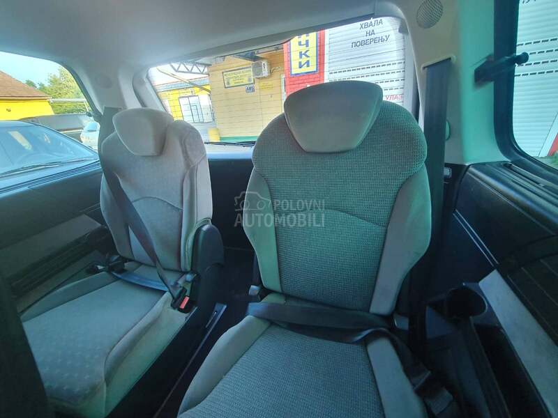 Peugeot 807 