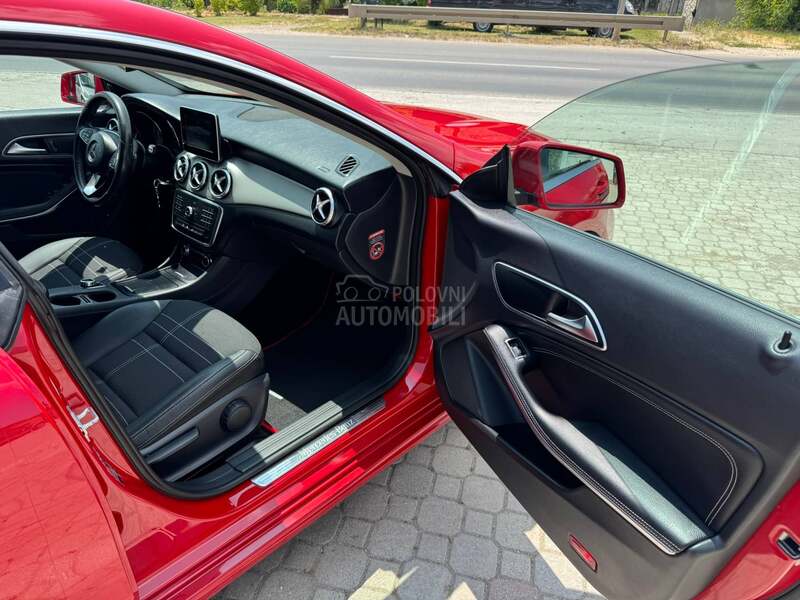 Mercedes Benz CLA 200 