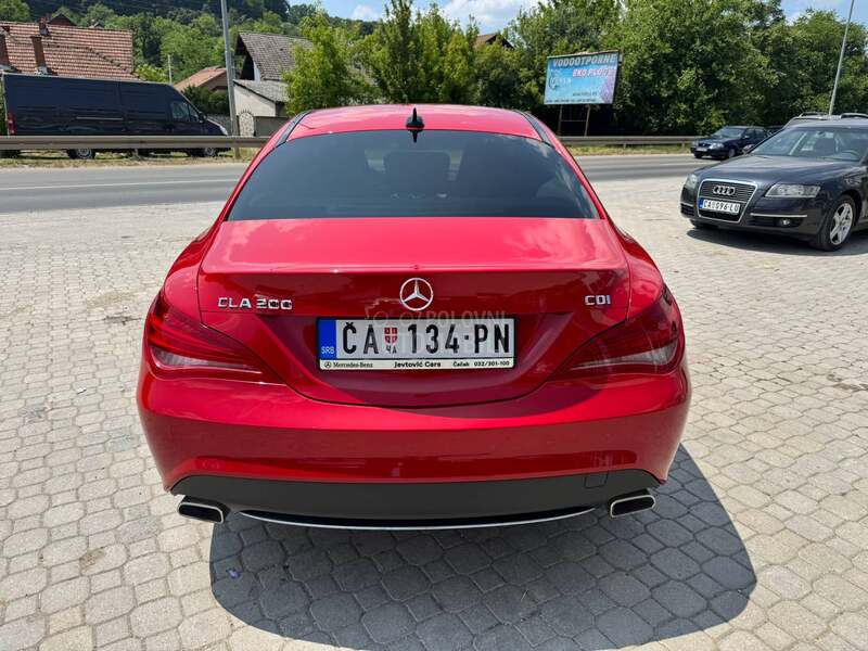 Mercedes Benz CLA 200 