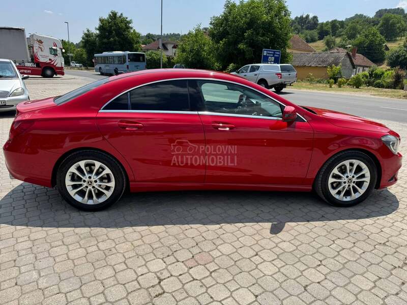 Mercedes Benz CLA 200 