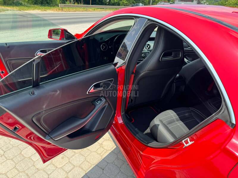 Mercedes Benz CLA 200 