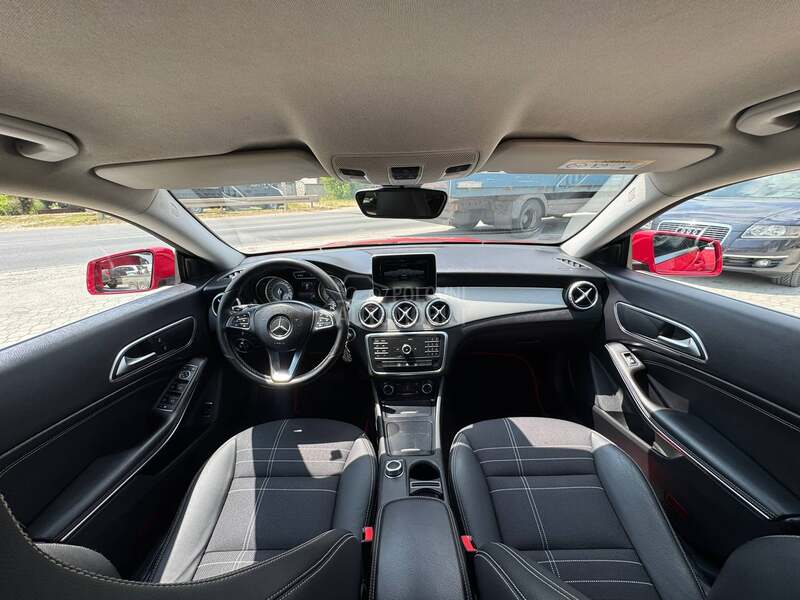 Mercedes Benz CLA 200 