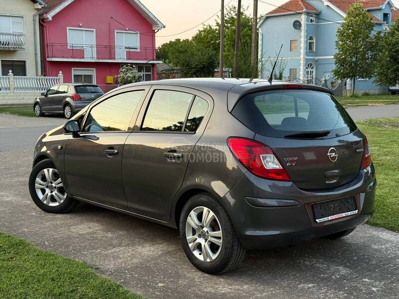 Opel Corsa D 1.3 CDTI NOVA