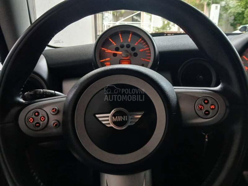MINI Cooper 1.6hdi  N O V