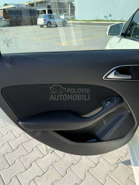 Mercedes Benz B 180 
