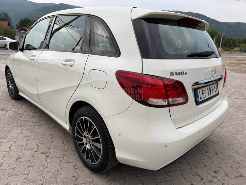 Mercedes Benz B 180 