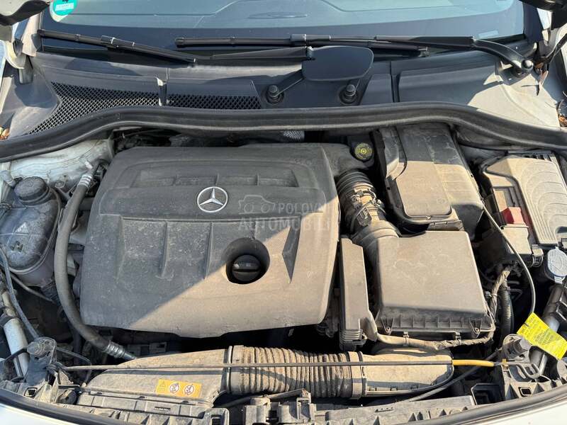 Mercedes Benz B 180 