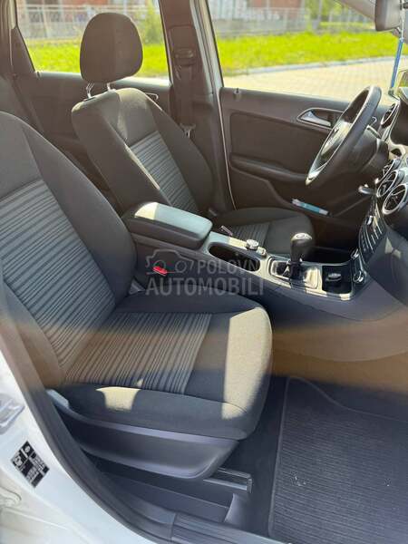 Mercedes Benz B 180 