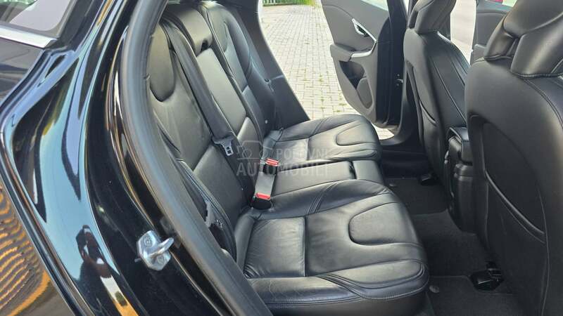 Volvo V40 1.6 D2 MOMENTUM