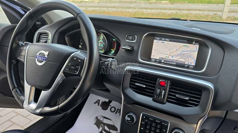 Volvo V40 1.6 D2 MOMENTUM
