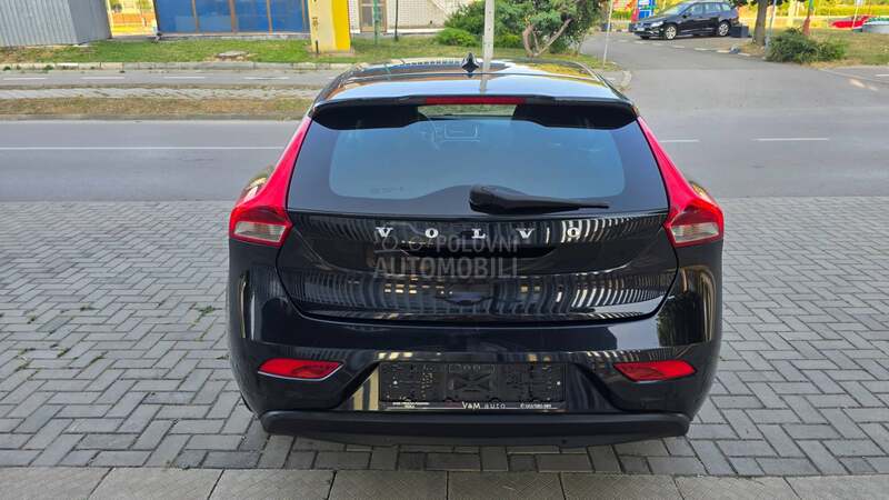 Volvo V40 1.6 D2 MOMENTUM