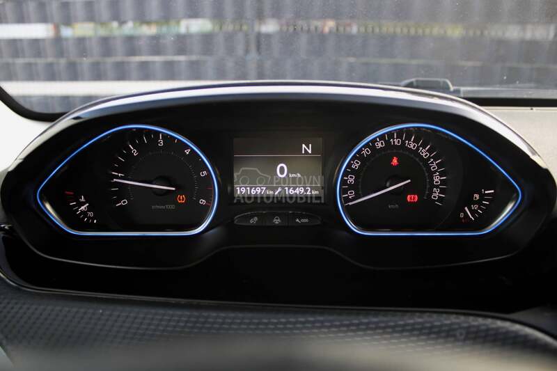 Peugeot 2008 1.6HDI Allure Aut.