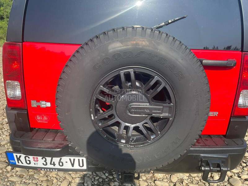 Hummer H3 