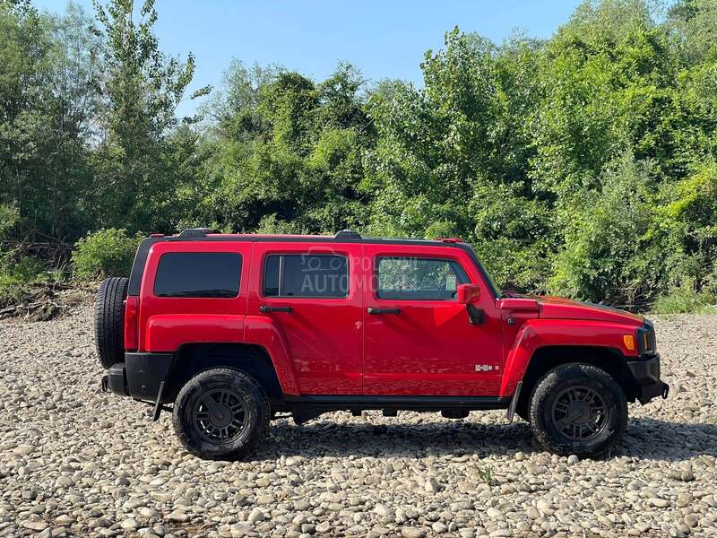 Hummer H3 