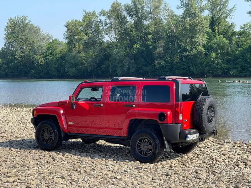Hummer H3 