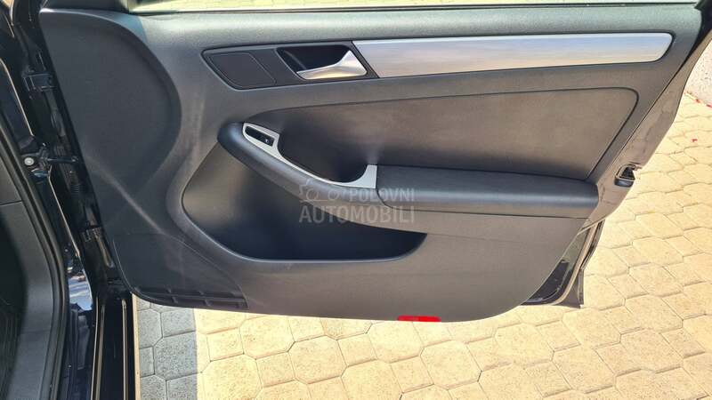 Volkswagen Jetta 1.6TDI  BLUEMOTION
