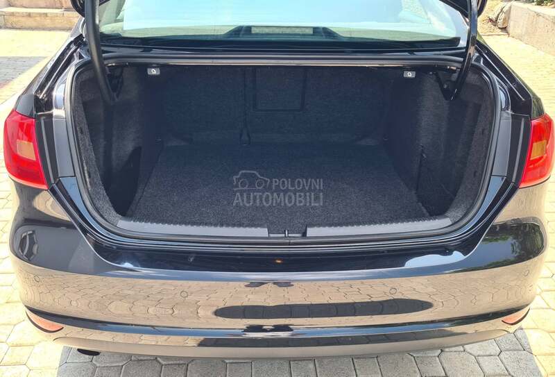 Volkswagen Jetta 1.6TDI  BLUEMOTION