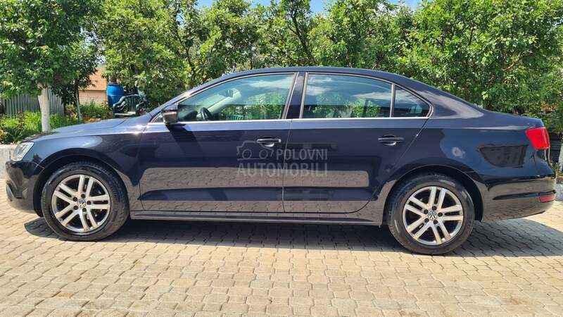 Volkswagen Jetta 1.6TDI  BLUEMOTION
