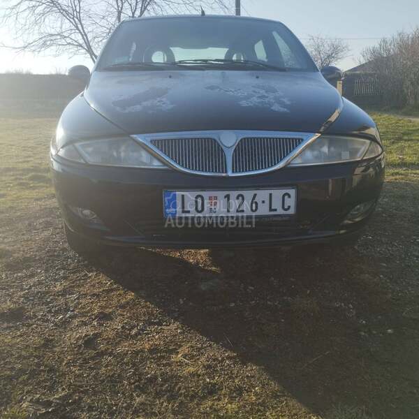 Lancia Ypsilon 12