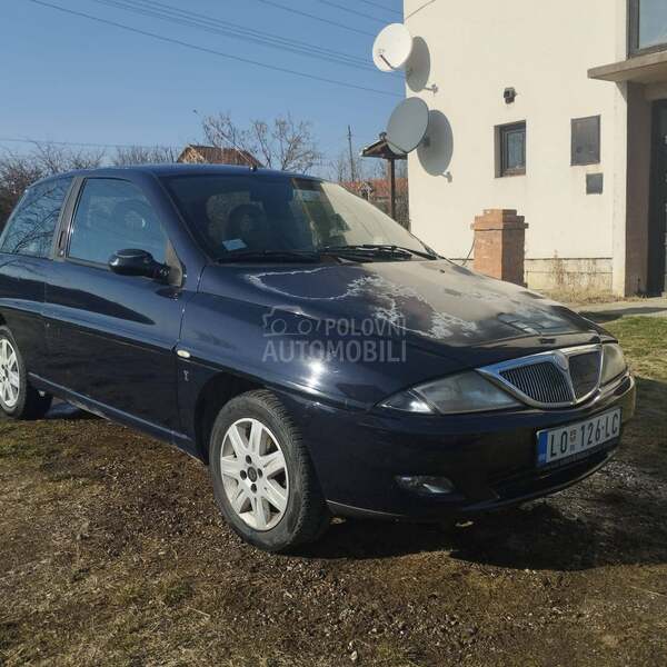 Lancia Ypsilon 12