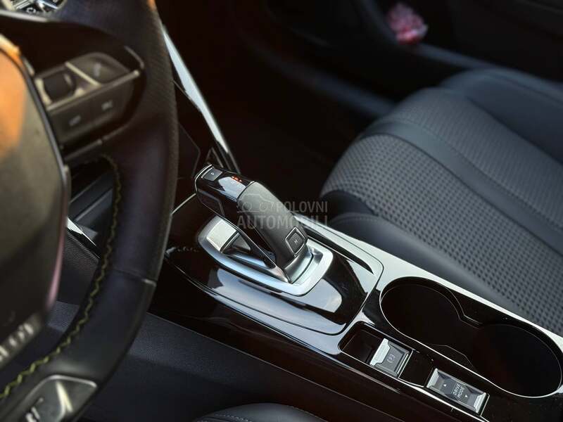 Peugeot 208 GT/Kamera/Led/Nav