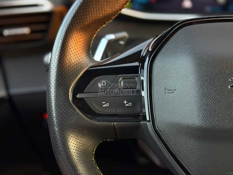 Peugeot 208 GT/Kamera/Led/Nav