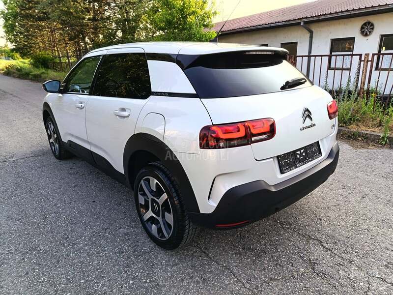 Citroen C4 Cactus 1.2B  LED/N A V I