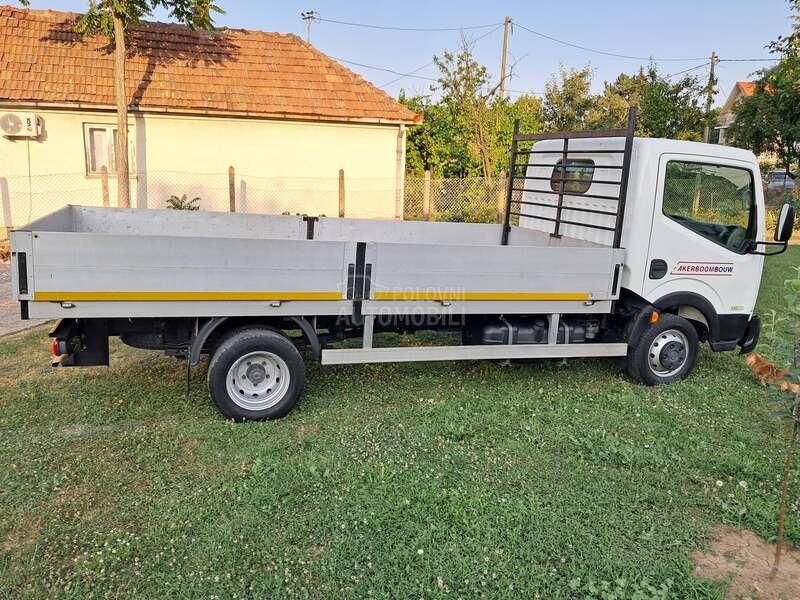 Nissan Cabstar B kategorija dupli točak