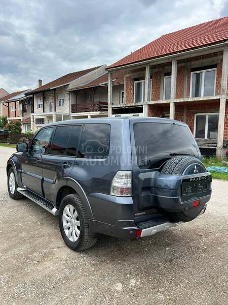 Mitsubishi Pajero N1