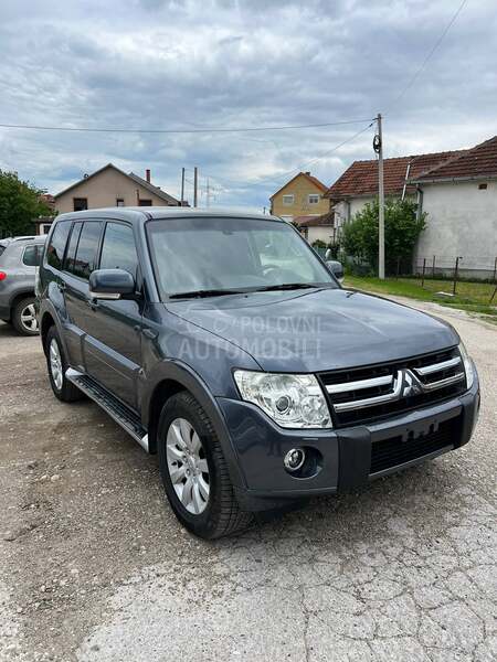 Mitsubishi Pajero N1