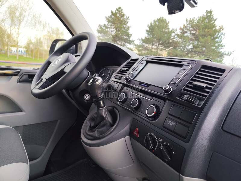 Volkswagen Transporter T5 2.0 TDI