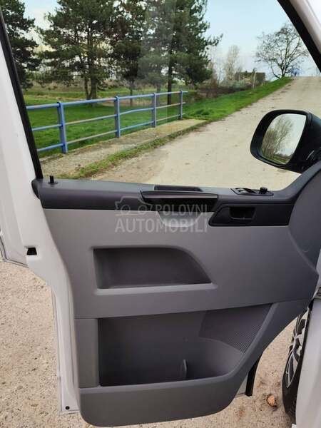 Volkswagen Transporter T5 2.0 TDI