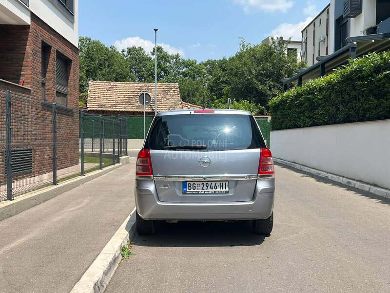 Opel Zafira 1.7cdti 7 sed