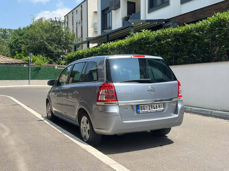 Opel Zafira 1.7cdti 7 sed