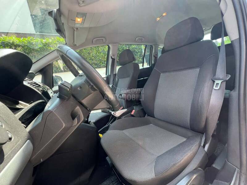 Opel Zafira 1.7cdti 7 sed