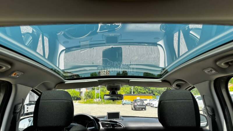 Peugeot 3008 2.0  allure pano nav
