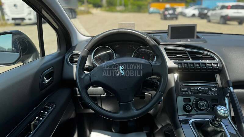 Peugeot 3008 2.0  allure pano nav