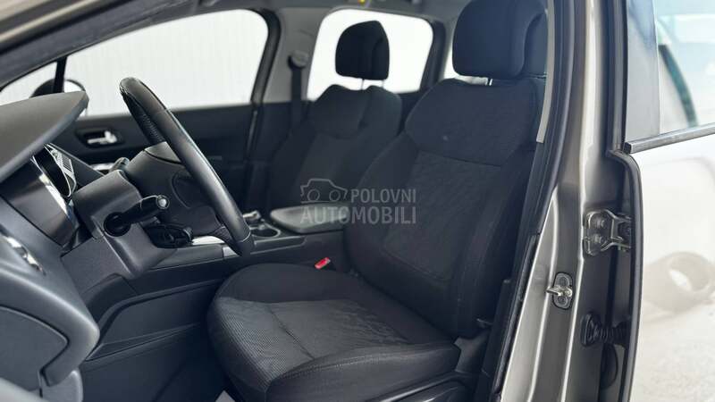 Peugeot 3008 2.0  allure pano nav
