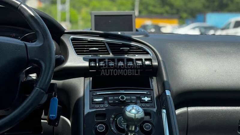 Peugeot 3008 2.0  allure pano nav