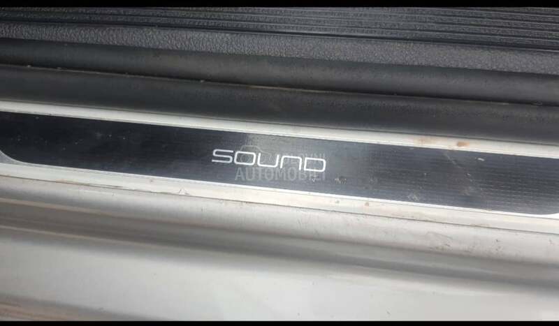 Volkswagen Golf 7 1.6 tdi SOUND