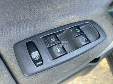Prekidač podizača stakla za Renault Koleos od 2008. do 2016. god.